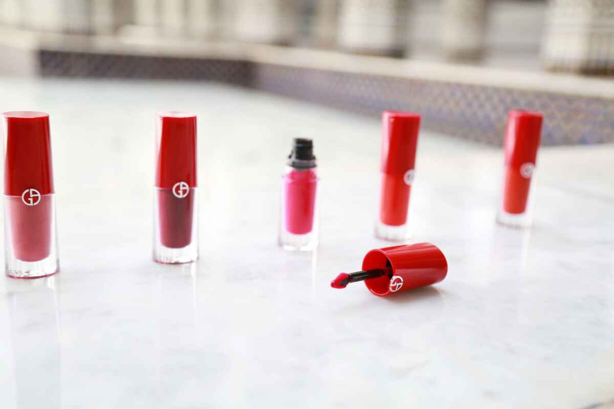 Armani lip store magnet 505