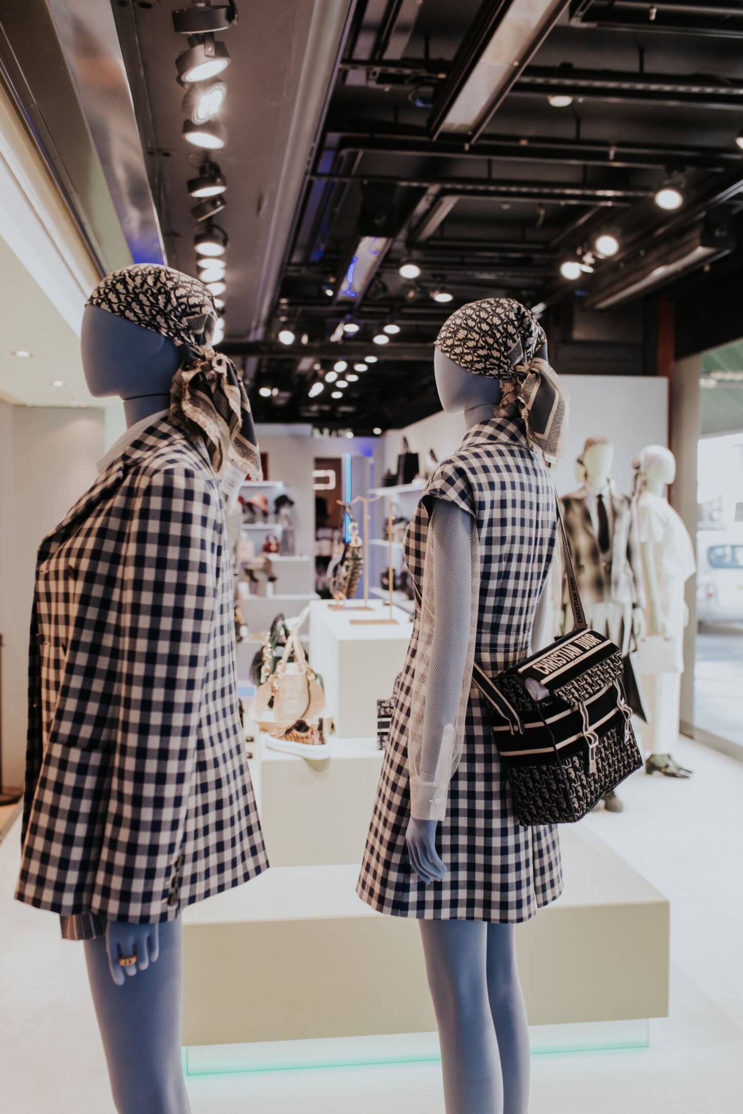 INSIDE THE HARRODS X DIOR POP-UP - Amelia Liana